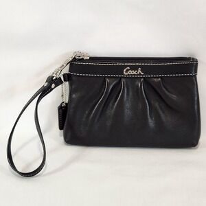 Coach Black Pleated Leather Wristlet Zip Closure Logo Hangtag Classic Minimalist